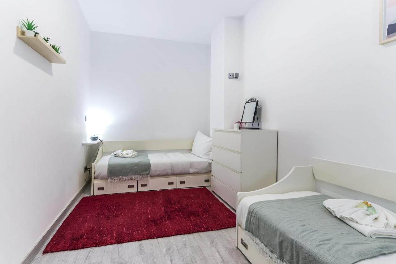 Vita Portucale ! Moscavide Family Apartment ลิสบอน ภายนอก รูปภาพ